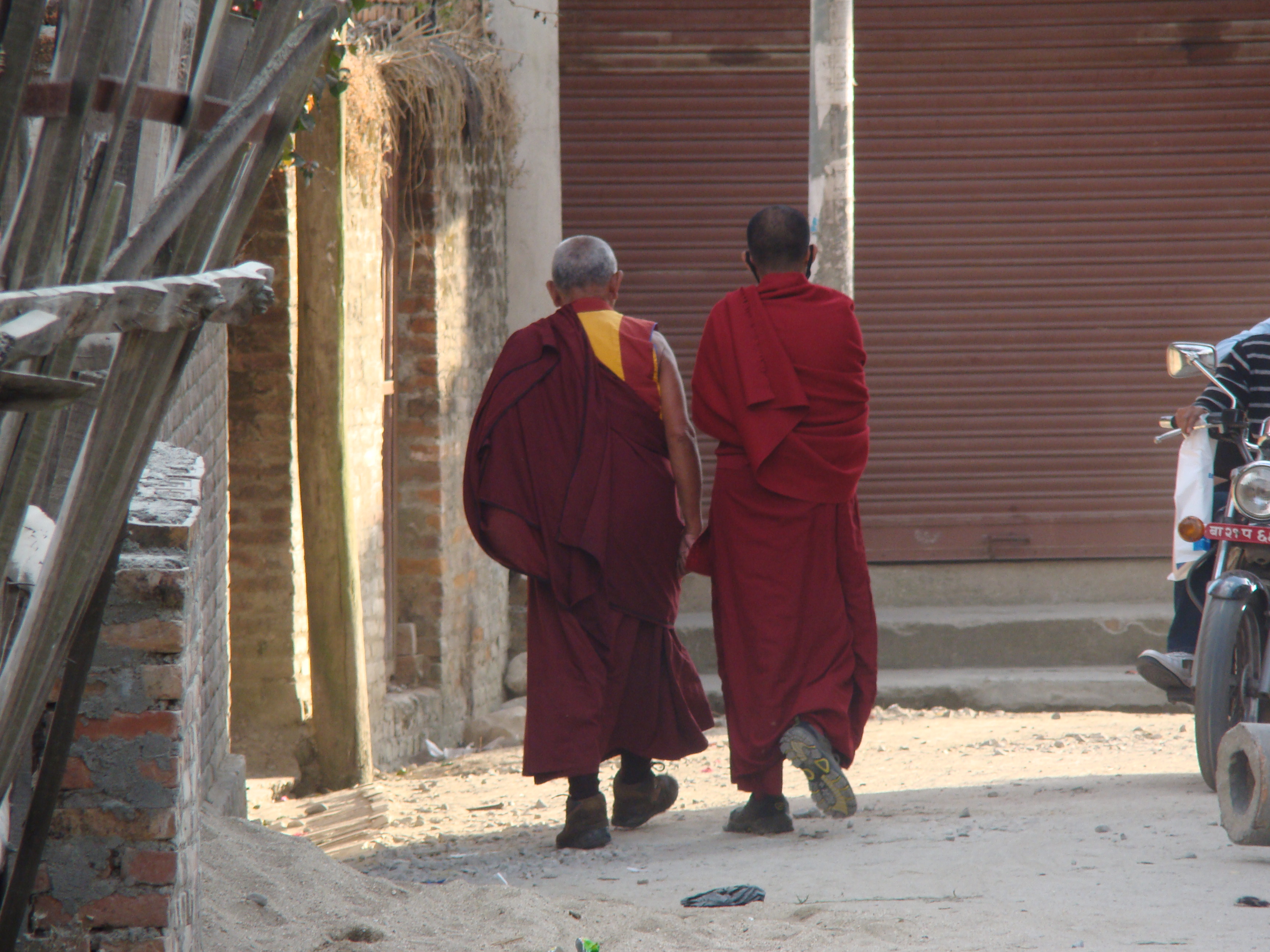 Pies con "zapatones", Tibet, 2010